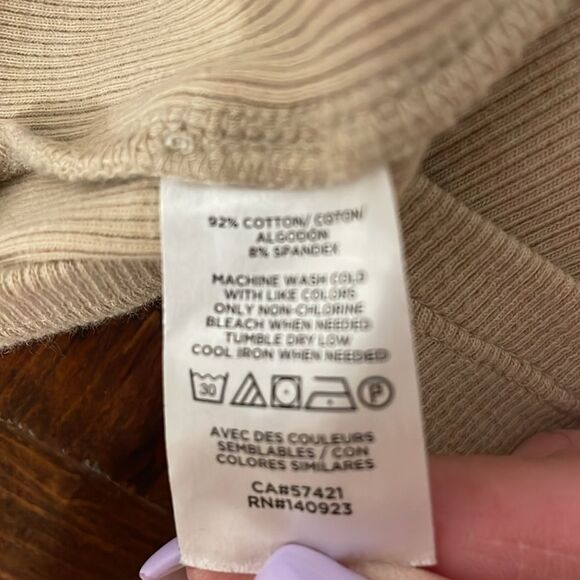 Loft Ribbed Short Sleeve V-Neck Top Size XS Petite - Picture 9 of 9